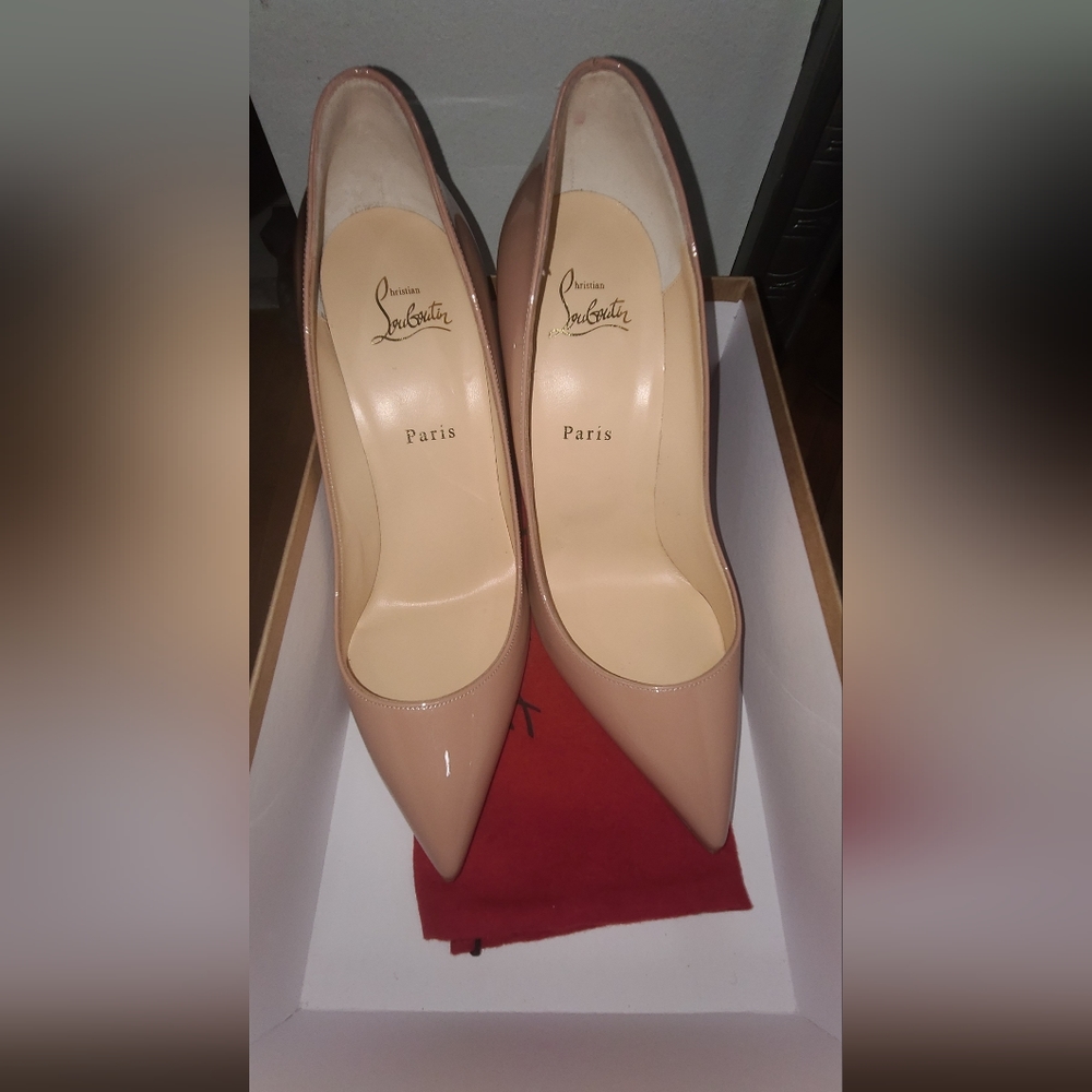 AUTHENTIC Christian louboutin heels